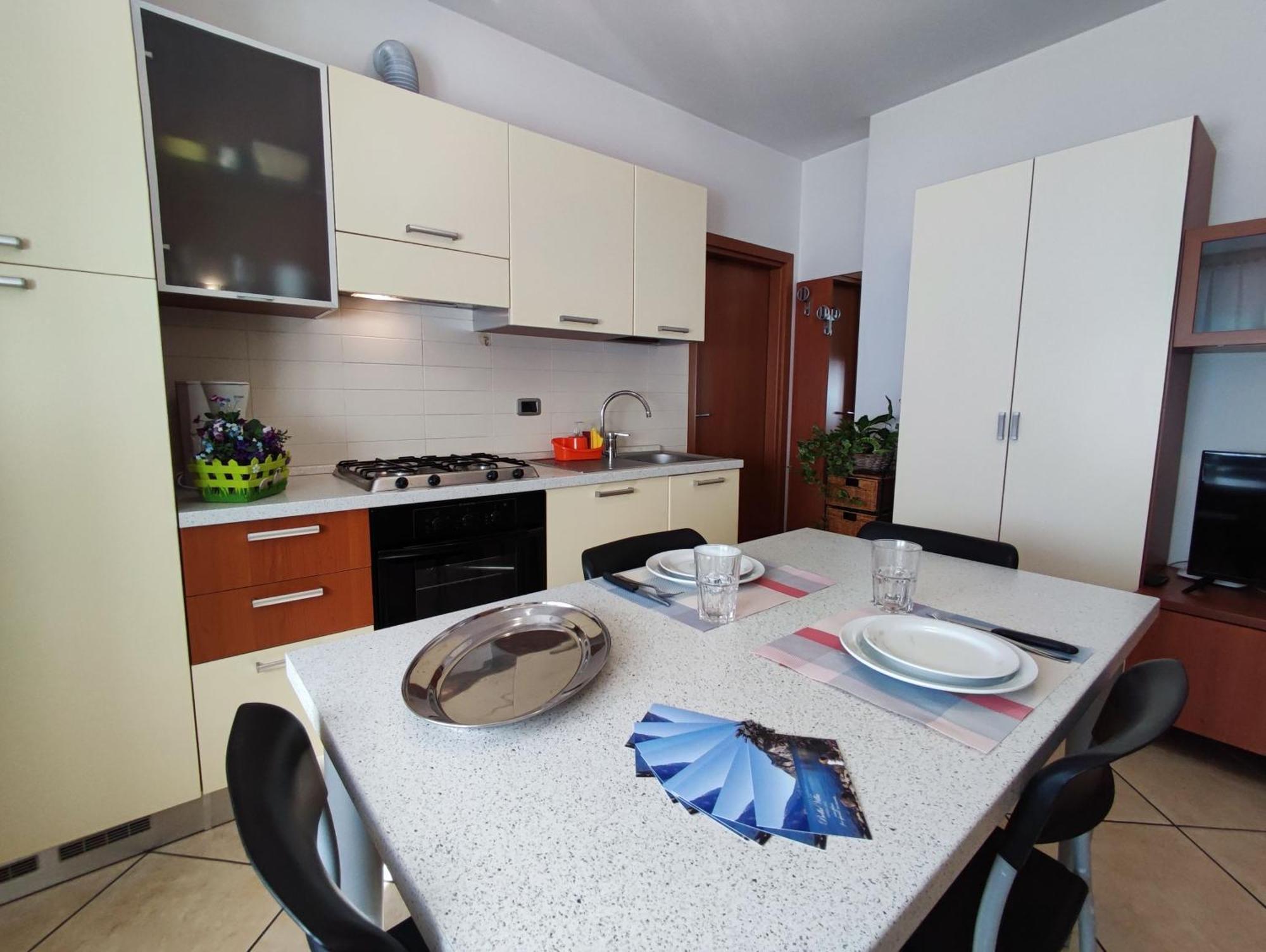 Appartamento Komfort Mit Aussenbalkon Riva del Garda